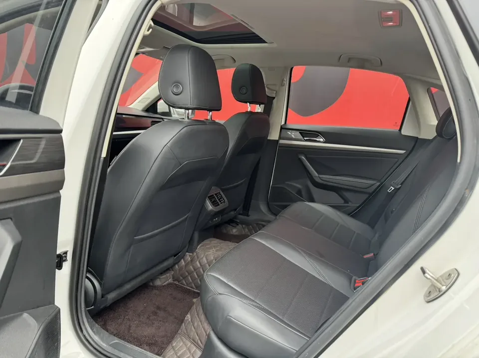 Volkswagen Lavida Lavida 2021 1.5L Automatic Vision Edition 2022 — миниатюра 3