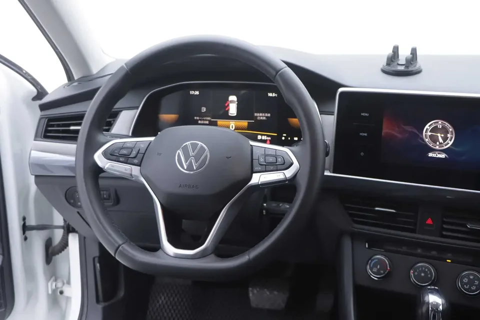 Volkswagen Bora Bora 2024 200TSI DSG Free Travel Edition 2024 — thumbnail 2