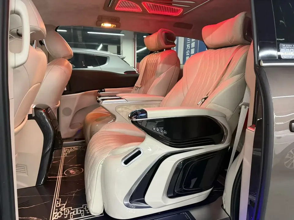 Buick GL8 facelift land business class 2.0T smart model 2023 — миниатюра 3