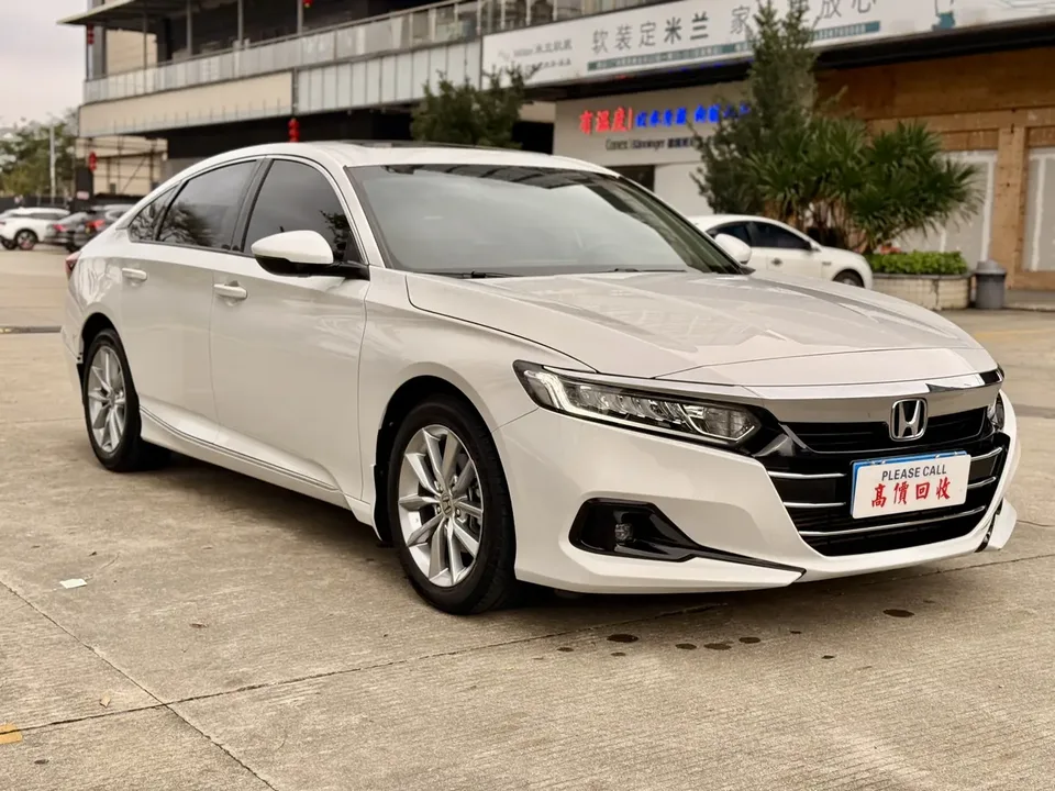 Honda Accord Accord 2022 260TURBO Deluxe Edition 2022 — миниатюра 3