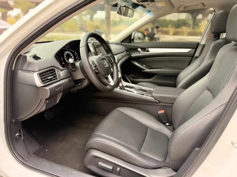 Honda Accord Accord 2022 260TURBO Deluxe Edition 2022 — миниатюра 4