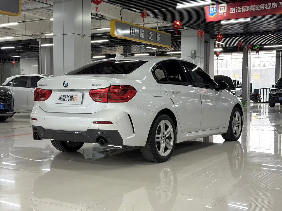 BMW 1 Series facelift 120i M Sport Night Edition 2022 — миниатюра 2