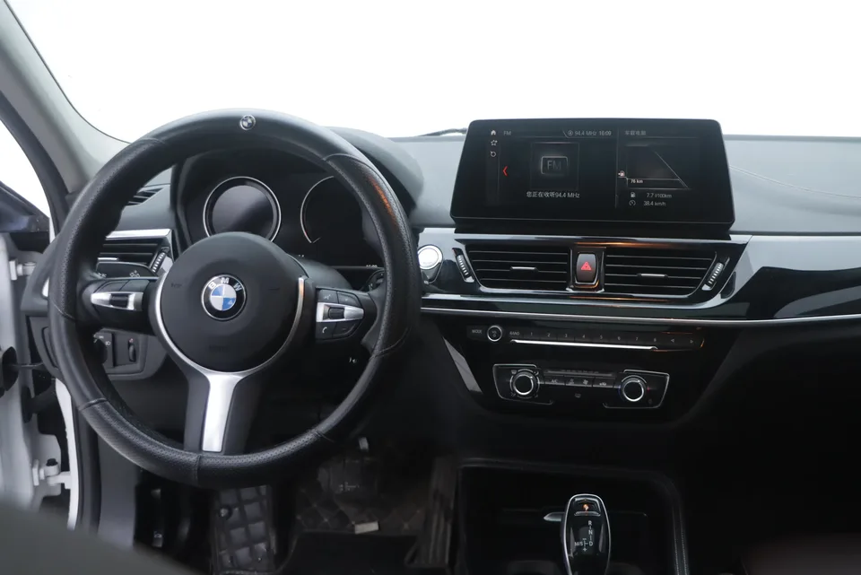 BMW 1 Series BMW 1 Series 2021 120i M Sport Night Edition 2023 — миниатюра 3