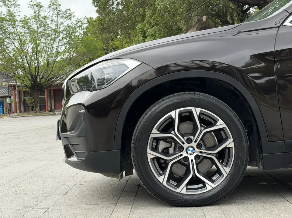 BMW X1 BMW X1 2022 sDrive25Li Leading Edition 2022 — миниатюра 3