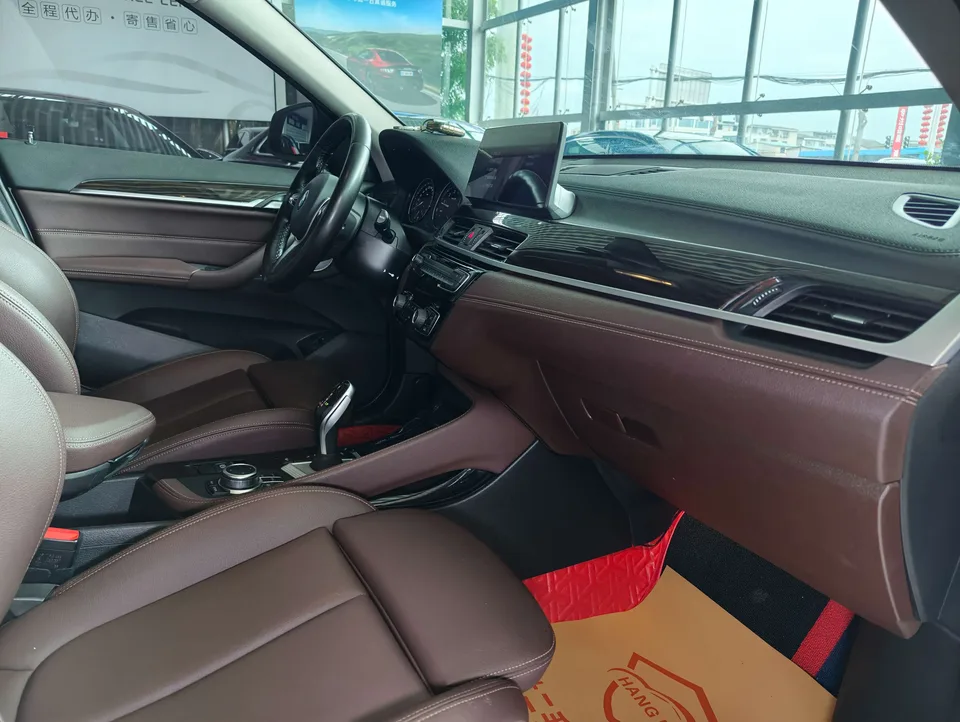 BMW X1 BMW X1 2022 xDrive25Li Exclusive Model 2022 — миниатюра 3