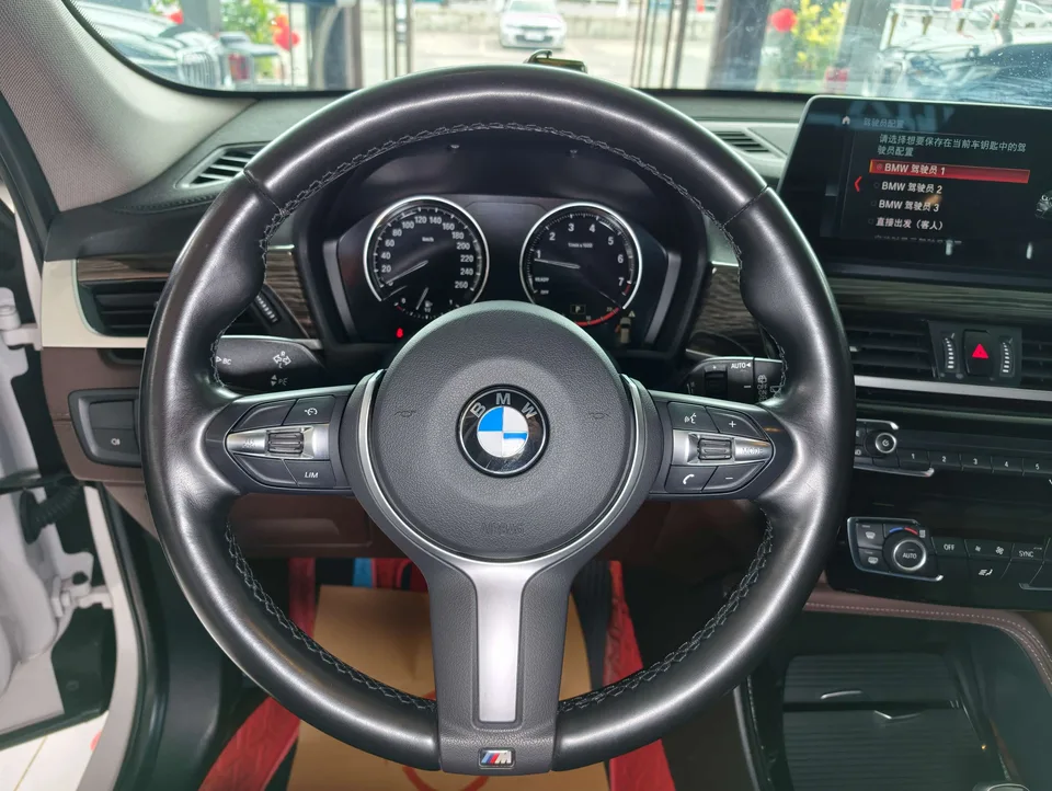 BMW X1 BMW X1 2022 xDrive25Li Exclusive Model 2022 — миниатюра 4