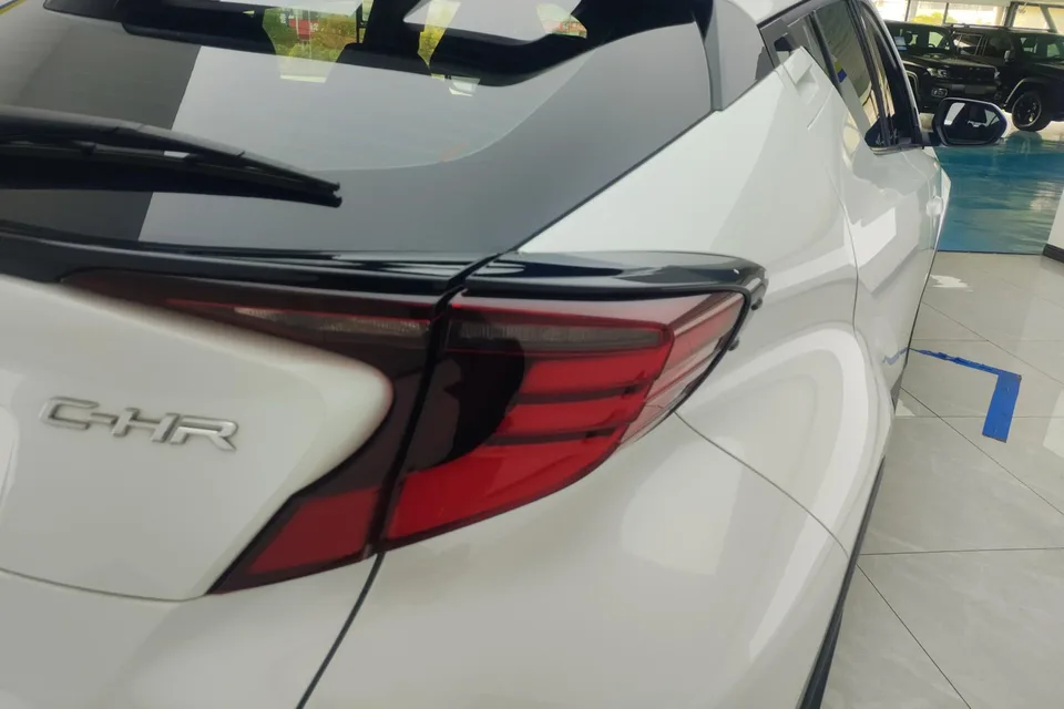 Toyota C-HR Toyota C-HR 2021 2.0L Deluxe Edition 2023 — thumbnail 2