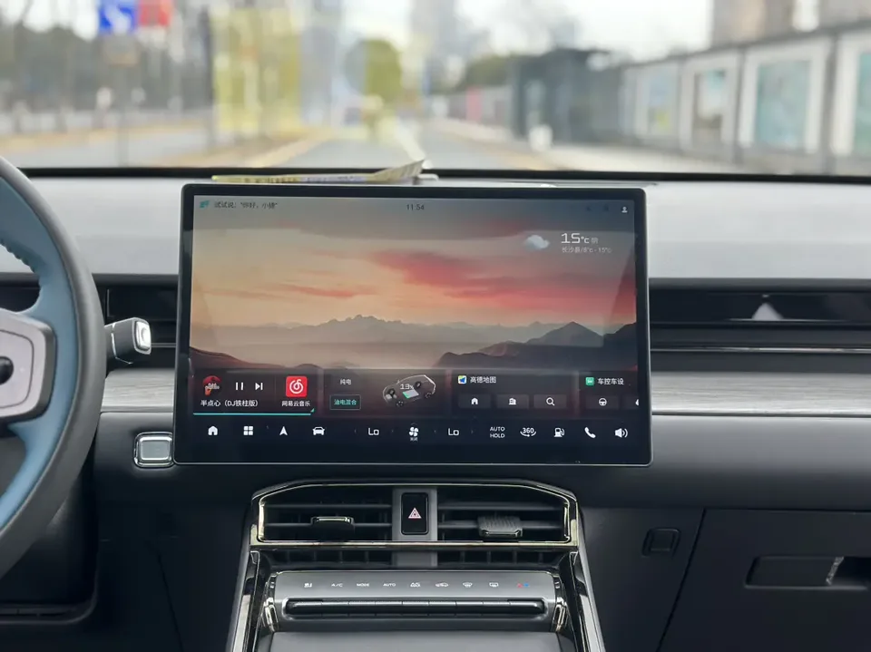 Jietu Shanhai JETOUR SHANHAI L6 1.5TD DHT MAX 2025 — миниатюра 3