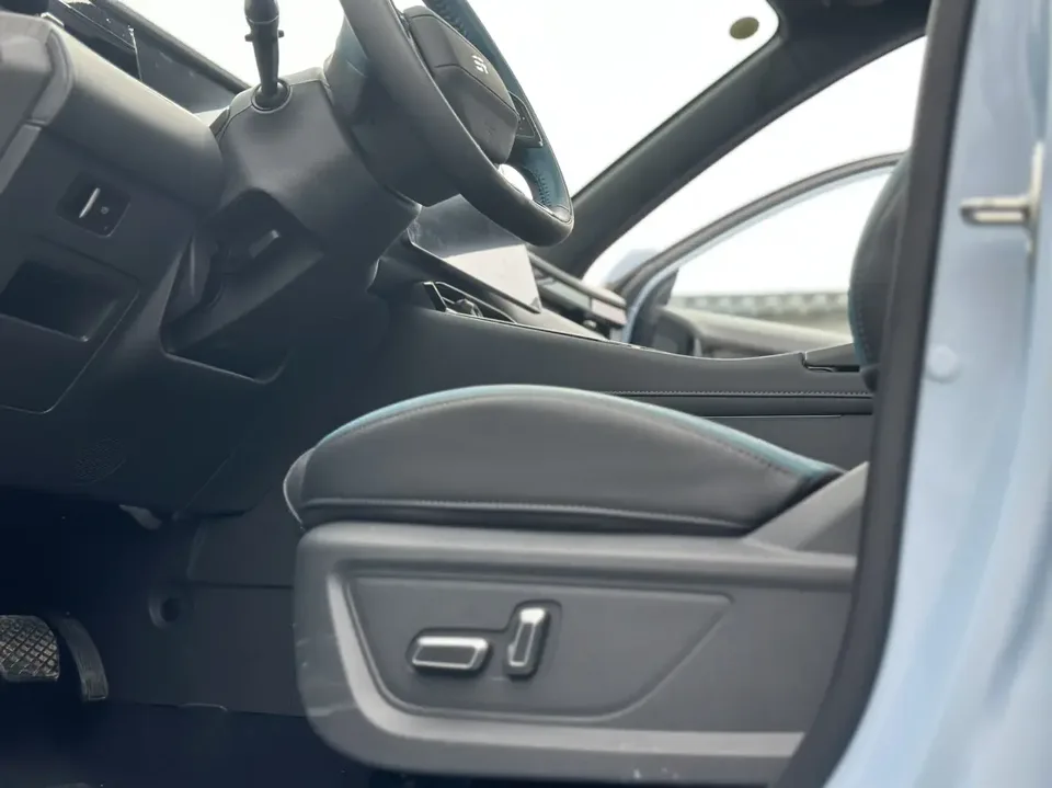 Jietu Shanhai JETOUR SHANHAI L6 1.5TD DHT MAX 2025 — миниатюра 4