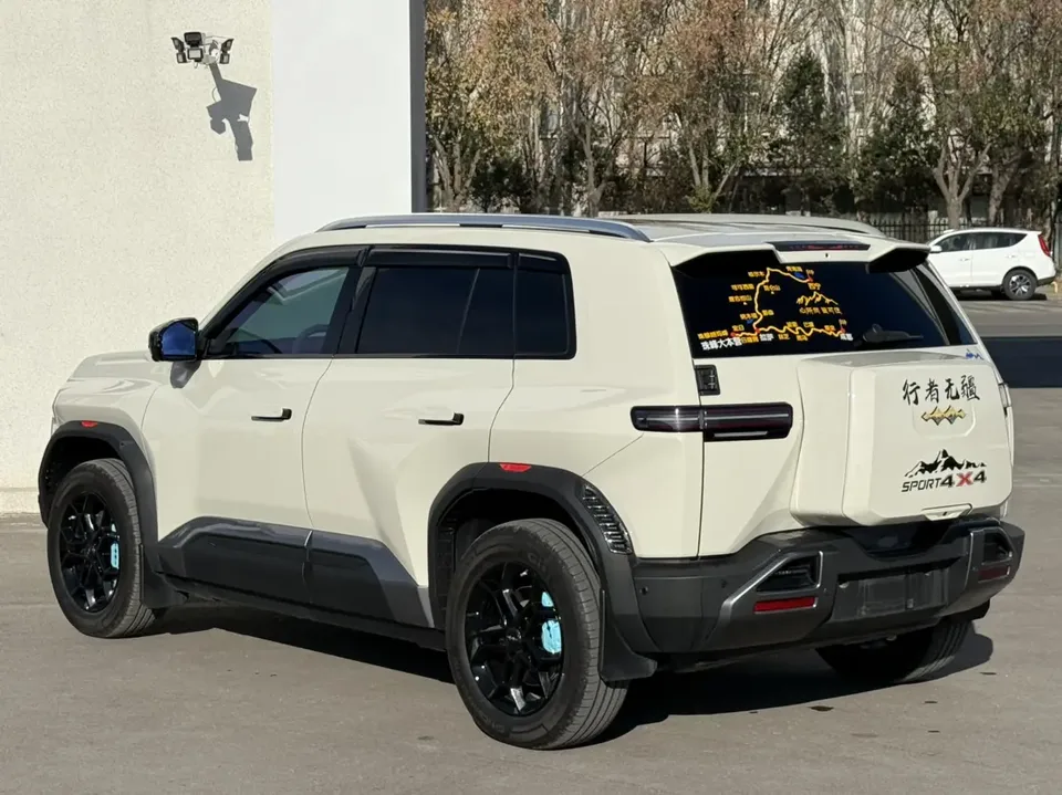 BYD Leopard Titanium 3 2025