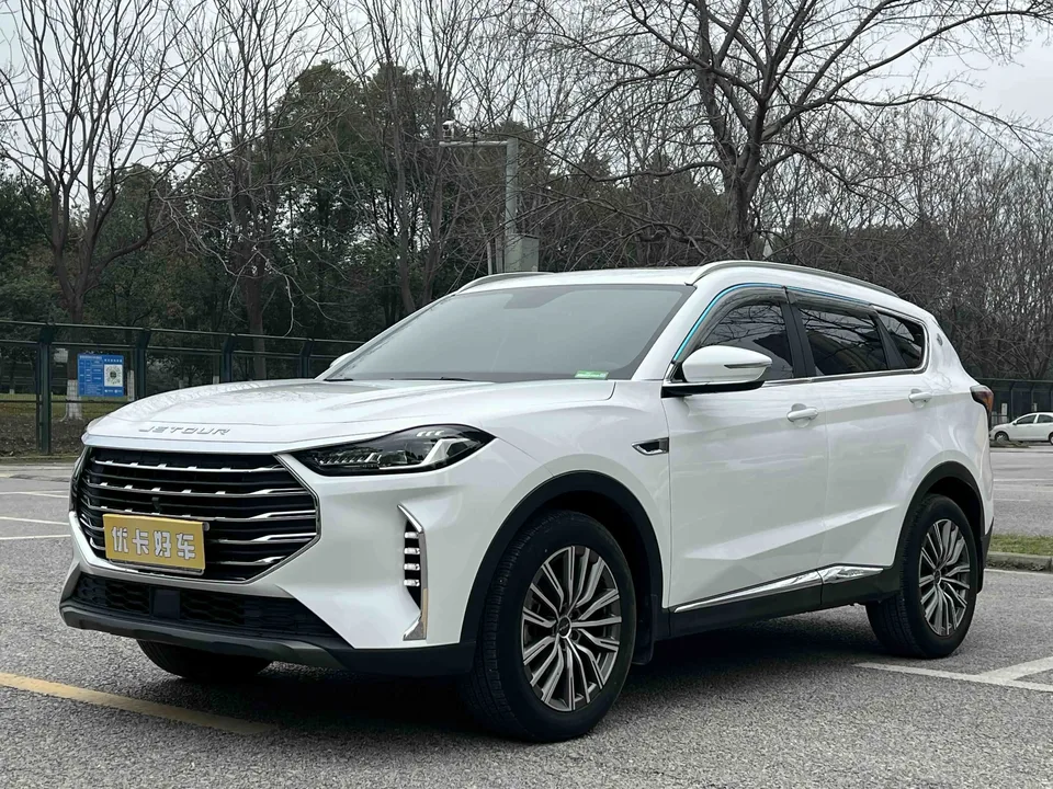 Jetour Jietu X70 PLUS Jietu X70 PLUS 2023 Self-improvement Edition 1.5T DCT Self-improvement PRO 5-seater 2024 — photo 1, buy with delivery to Moscow