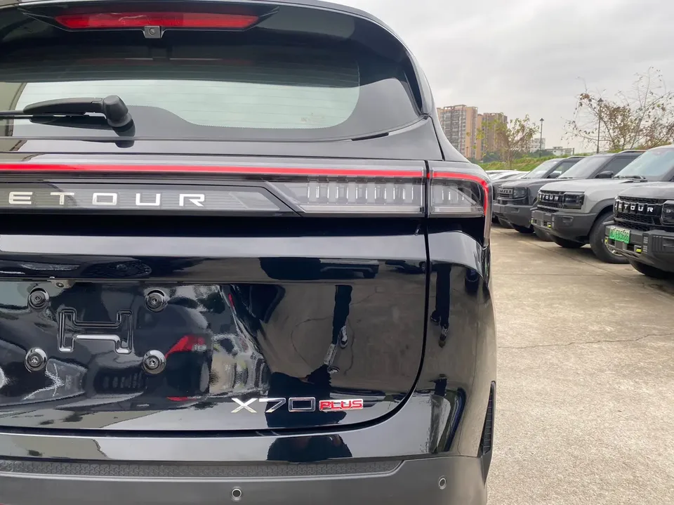 Jetour Jietu X70 PLUS JETOUR X70 PLUS 2025 1.5T 6DCT Elite 7-seater 2024 — миниатюра 2