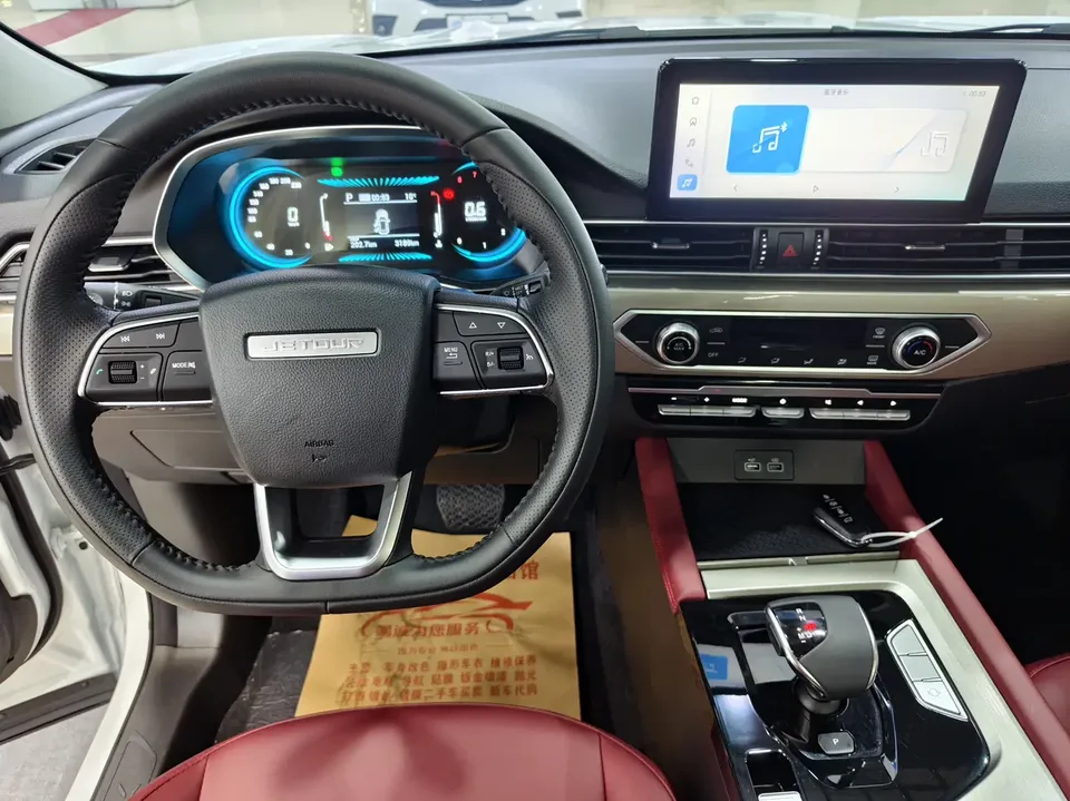 Jetour Jietu X70 1.5T DCT Beyond PRO 5 Seaters 2025 — миниатюра 2
