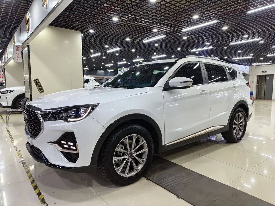 Jetour Jietu X70 1.5T DCT Beyond PRO 5 Seaters 2025 — фото 1, купить с доставкой в Москву