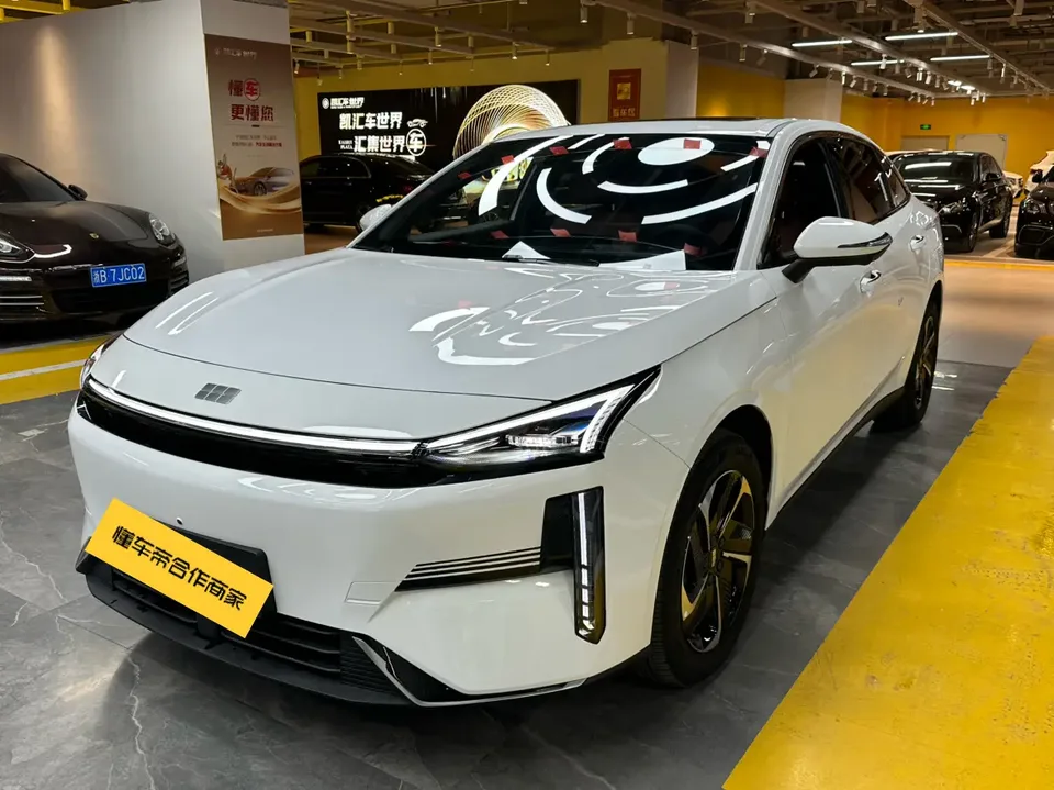 Geely Galaxy L6 2025
