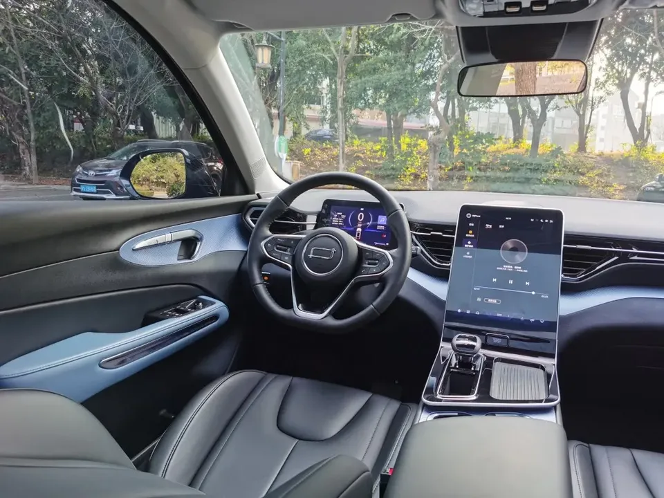 FAW Bestune T90 1.5T Automatic Luxury Edition 2025 — миниатюра 4