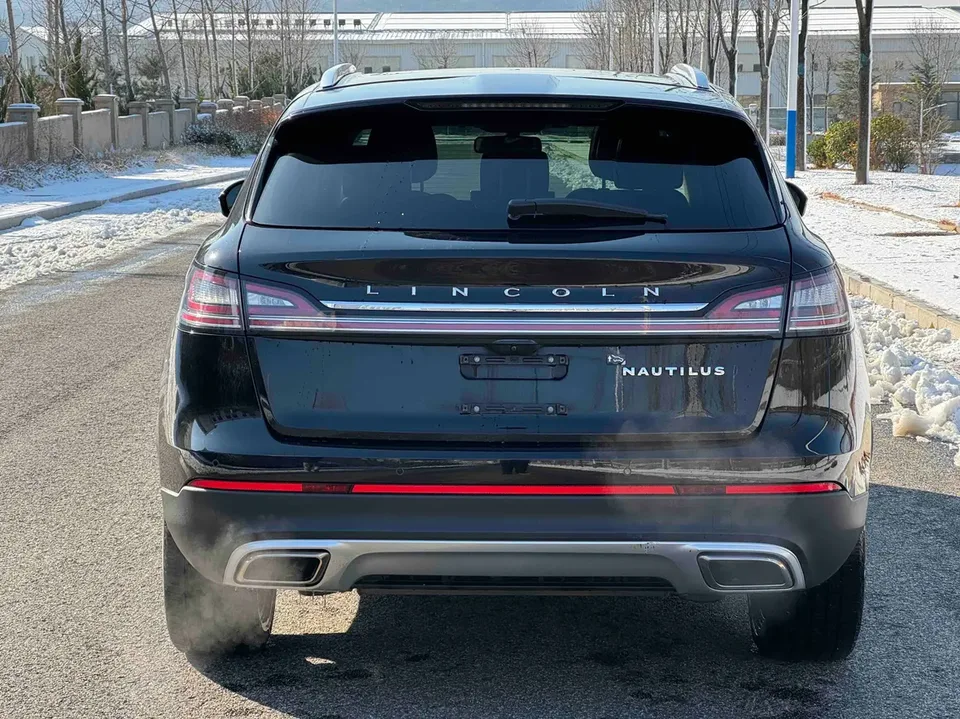 Lincoln Navigator 2.0T 4WD Premium Edition 2023 — миниатюра 2