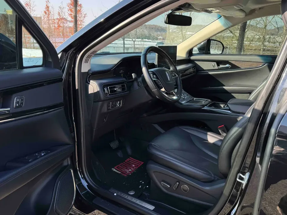 Lincoln Navigator 2.0T 4WD Premium Edition 2023 — миниатюра 5