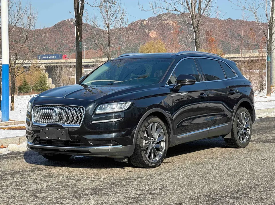 Lincoln Navigator 2.0T 4WD Premium Edition 2023 — фото 1, купить с доставкой в Москву