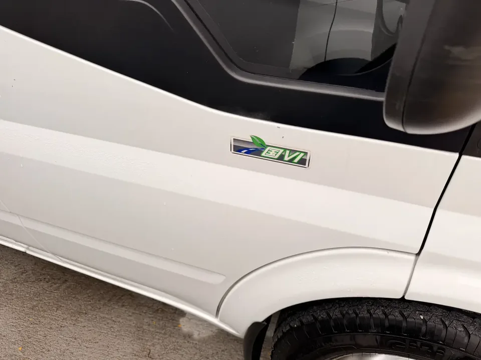 Jiangling Fushun 2.0T manual diesel mid-axle mid-roof commercial multi-purpose passenger car with 7 seats 2024 — миниатюра 5