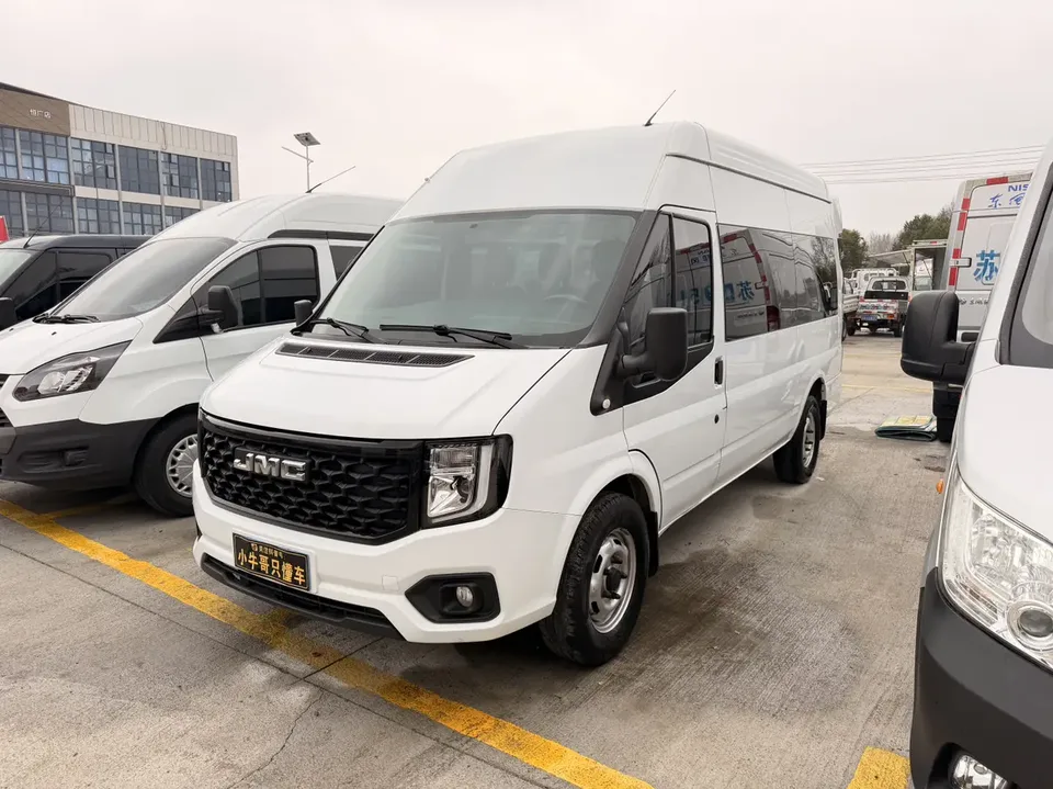 Jiangling Fushun 2.0T manual diesel mid-axle mid-roof commercial multi-purpose passenger car with 7 seats 2024 — фото 1, купить с доставкой в Москву