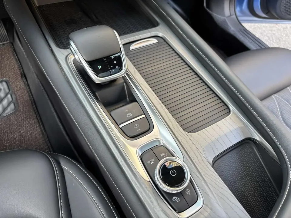 Chery Arrizo 8 1.6TGDI DCT Elegant 2022 — миниатюра 3