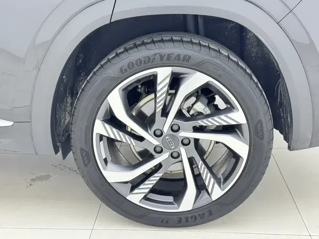 Geely Monjaro Xingyue L 2024 2.0TD High Power Automatic 2WD Skyline Edition 2024 — миниатюра 2
