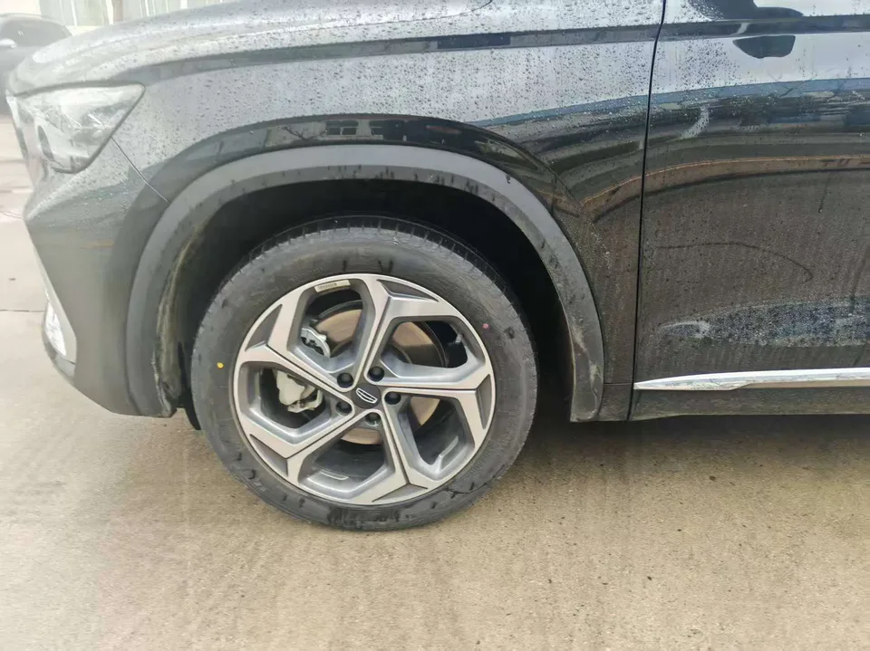 Geely Monjaro 2.0TD DCT EVO 2WD Changfeng Edition 2025 — миниатюра 2