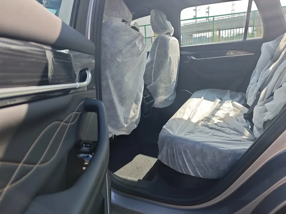 Geely Monjaro Xingyue L 2025 2.0TD DCT EVO two-wheel drive 2026 — миниатюра 3
