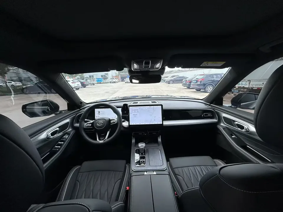 GAC Trumpchi GS8 Trumpchi GS8 2024 Trumpchi GS8 2024 Pilot Series 2.0TGDI 2WD Luxury Connected Edition 2025 — thumbnail 3