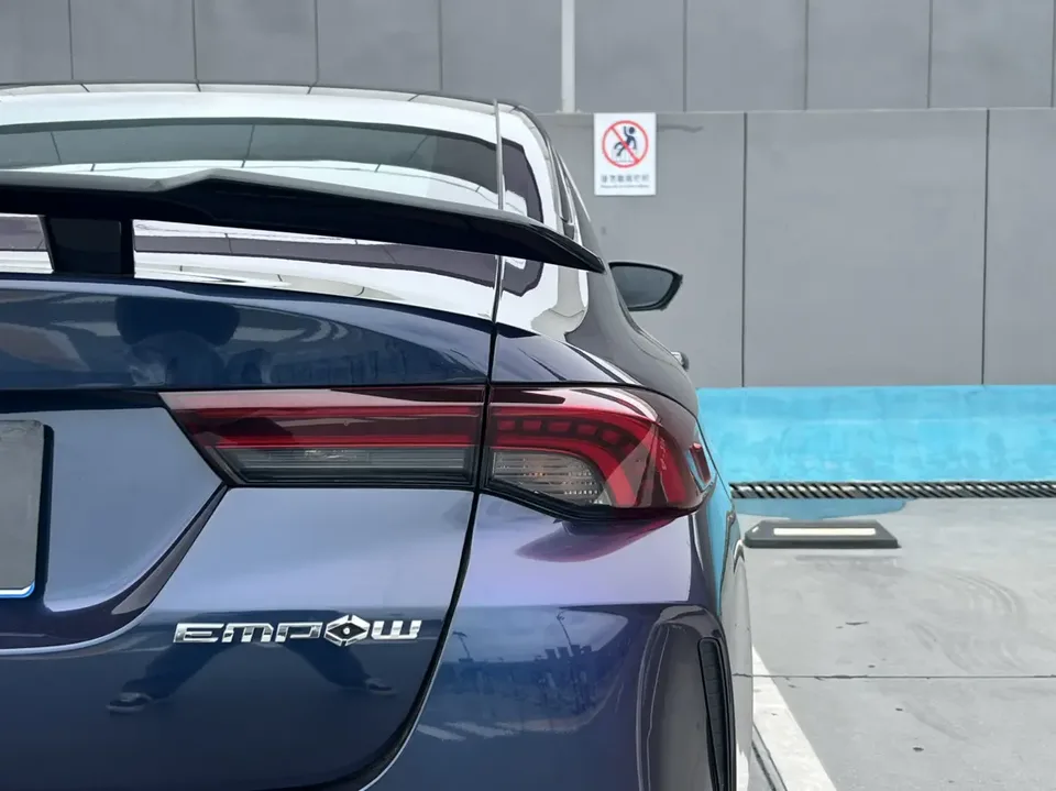 GAC Trumpchi Shadow Leopard 270T DCT J16 Galaxy Fighter Edition 2023 — миниатюра 3