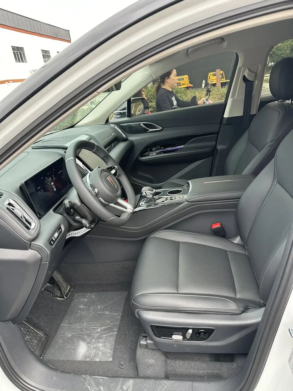 Hongqi HS3 PHEV 117km Jinwei PLUS Edition 2025 — миниатюра 4