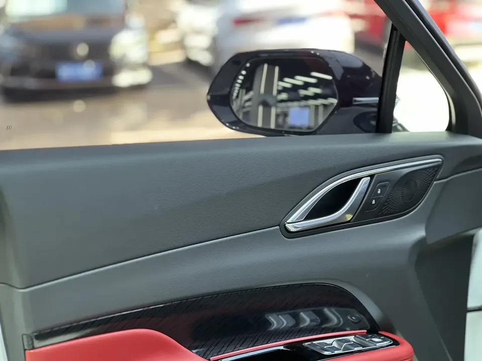 Hongqi HS3 1.5T Brave Edition 2023 — миниатюра 3