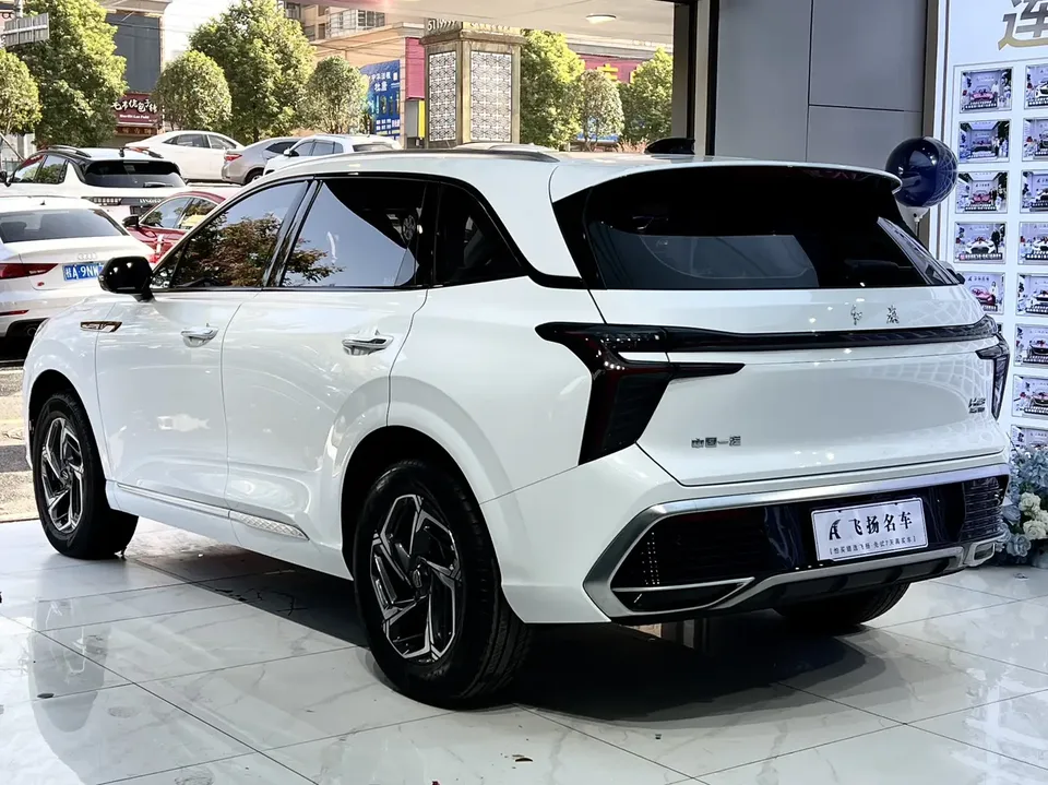 Hongqi HS3 1.5T Brave Edition 2023 — миниатюра 5