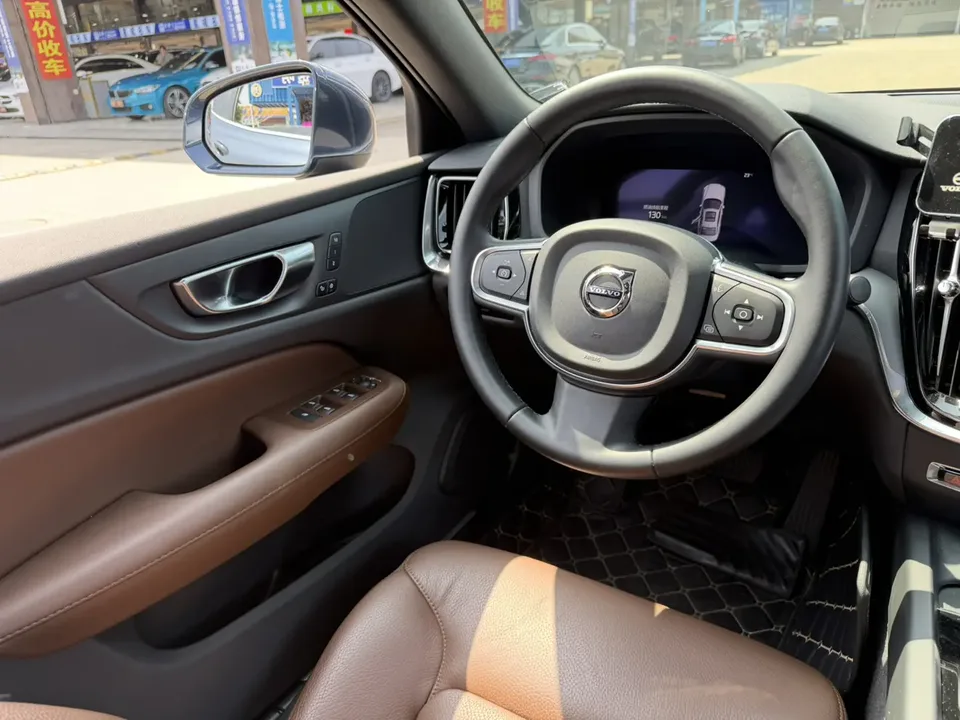 Volvo S60 Volvo S60 2025 B4 Zhiyi Luxury Edition 2024 — миниатюра 3