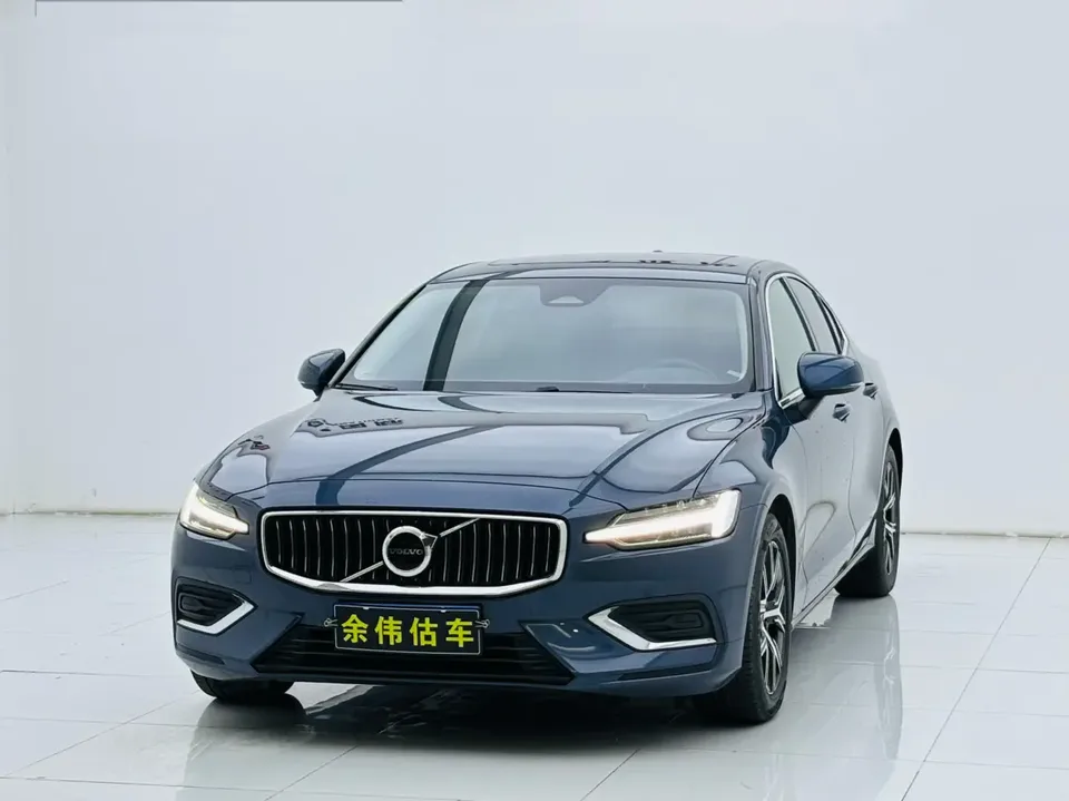 Volvo S60 2023