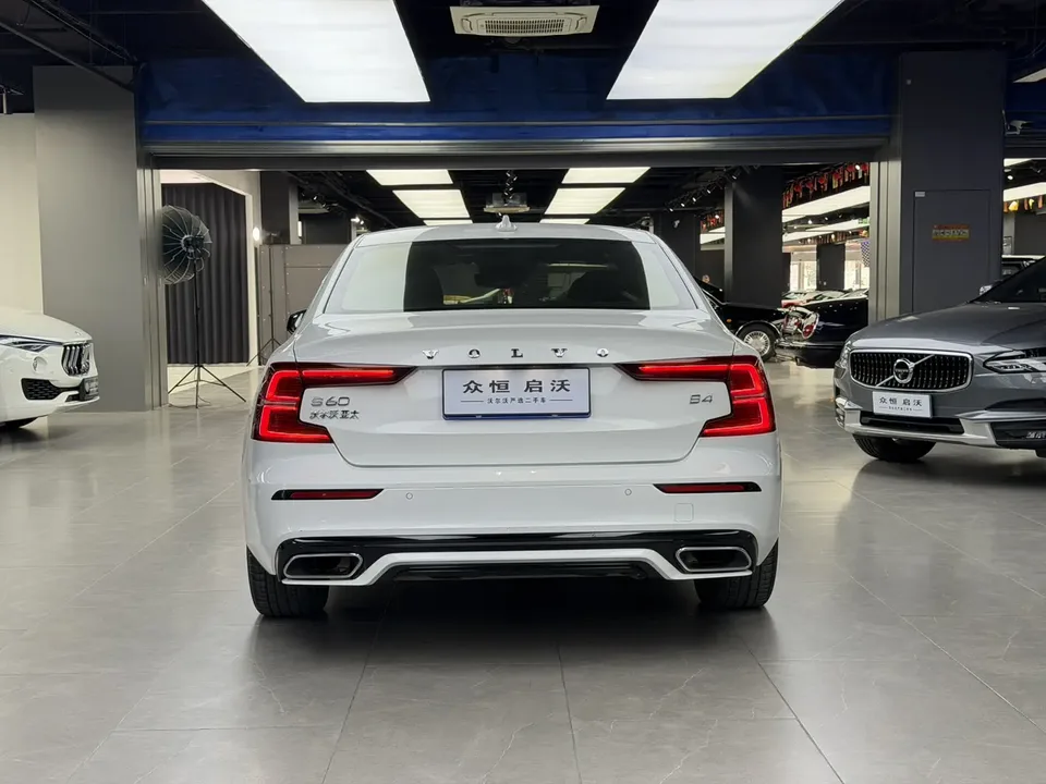 Volvo S60 S60 2022 Volvo S60 2022 B4 Zhiyi Luxury Edition 2022 — thumbnail 2