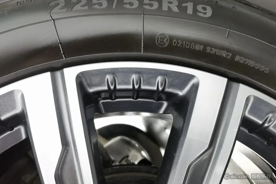 Changan CS75PLUS Third Generation Champion Edition 1.5T Automatic Cruise 2025 — миниатюра 3
