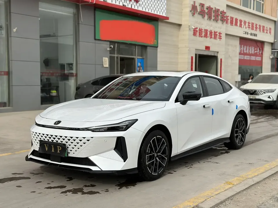 Changan UNI-V 2025