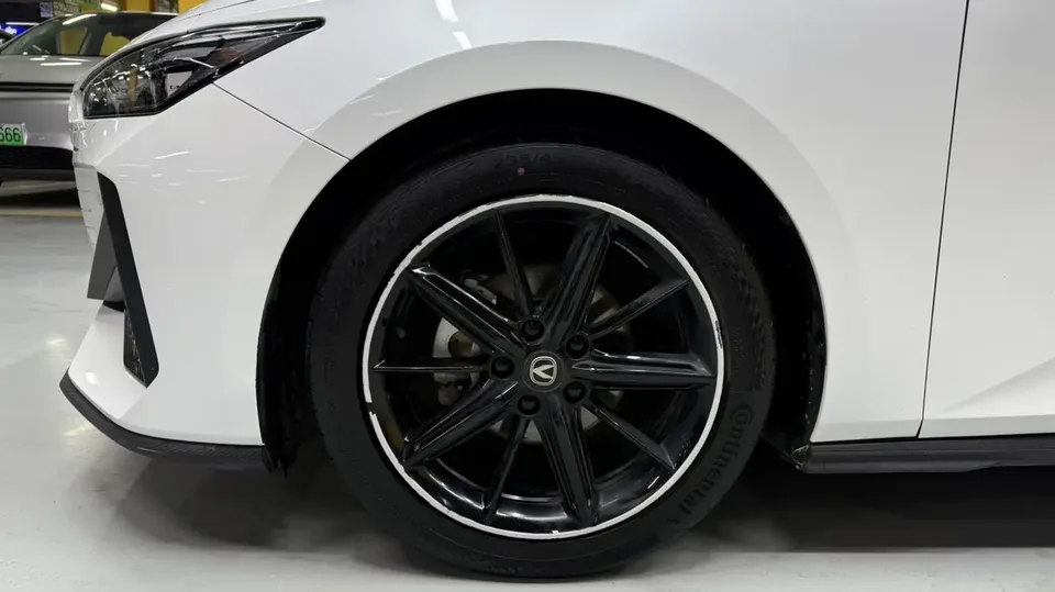 Changan UNI-V 1.5T Premium Edition 2023 — миниатюра 4