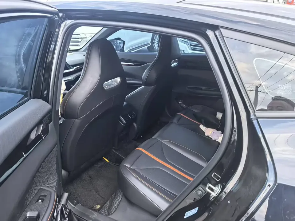 Changan UNI-V 1.5T premium model 2025 — миниатюра 4