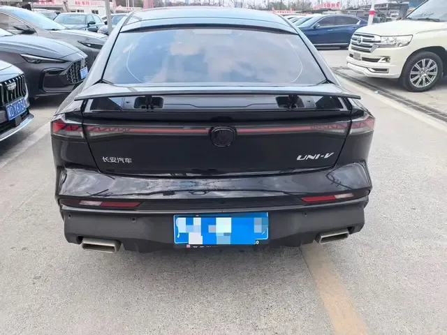 Changan UNI-V 1.5T premium model 2025 — миниатюра 5