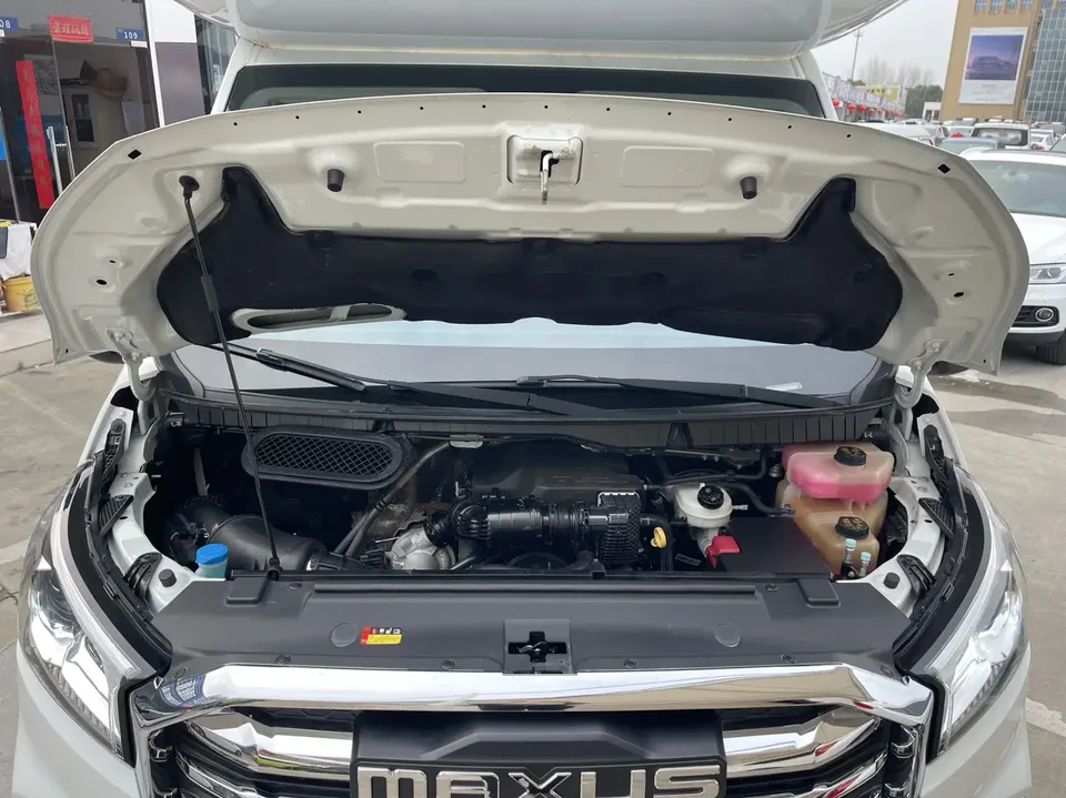 Datong Maxus V90 RV 2.0T Lifestyle Home V90 self-propelled C-type RV flagship version large forehead longitudinal bed 2022 — миниатюра 2