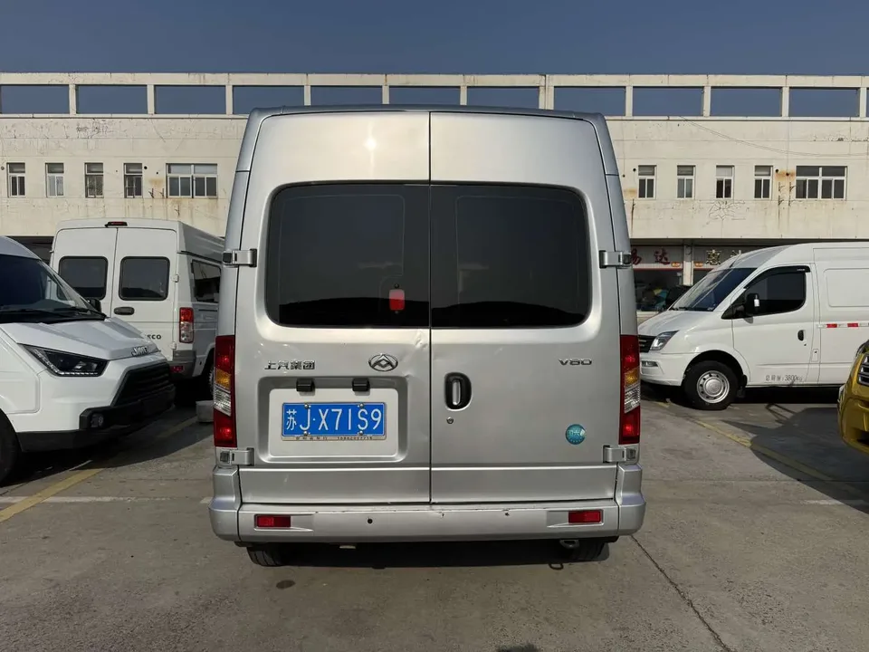 Datong Xintu V80 Xintu V80 2023 2.0T manual classic Aoyuntong long axis mid-top 6-9 seats 2024 — миниатюра 2