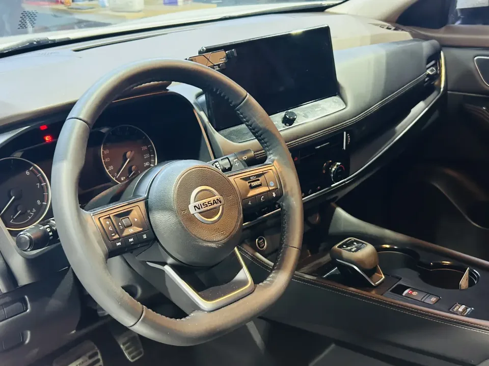 Nissan X-Trail VC-Turbo 300 CVT 2WD Deluxe Edition 2023 — миниатюра 3