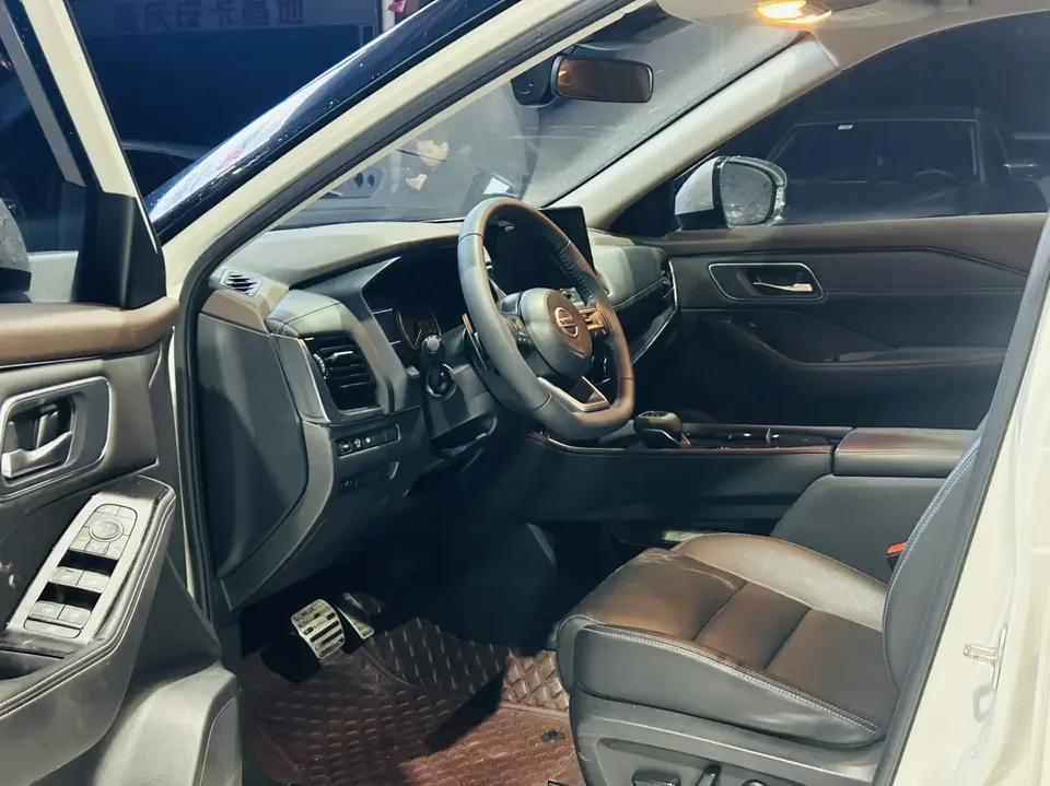 Nissan X-Trail VC-Turbo 300 CVT 2WD Deluxe Edition 2023 — миниатюра 4
