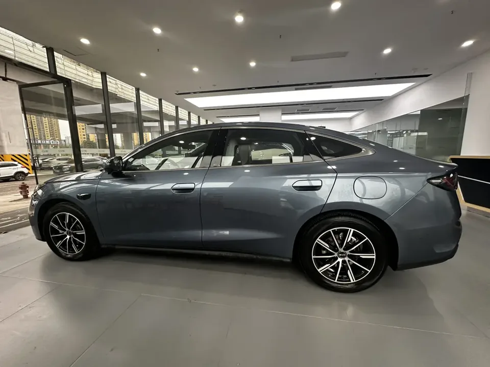 BYD Seal 06DM Intelligent Driving Edition DM-i 120KM Premium Edition 2025 — миниатюра 4