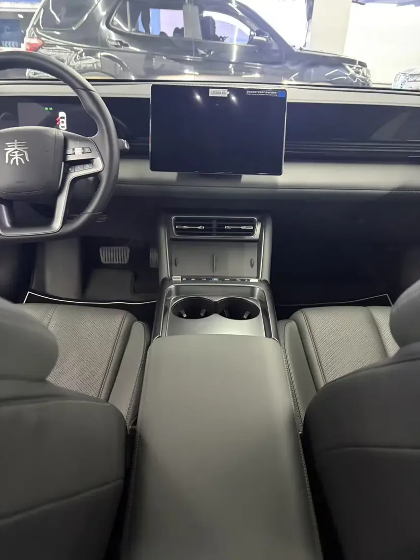 BYD Qin L EV 545km Surpassing Edition 2025 — миниатюра 2