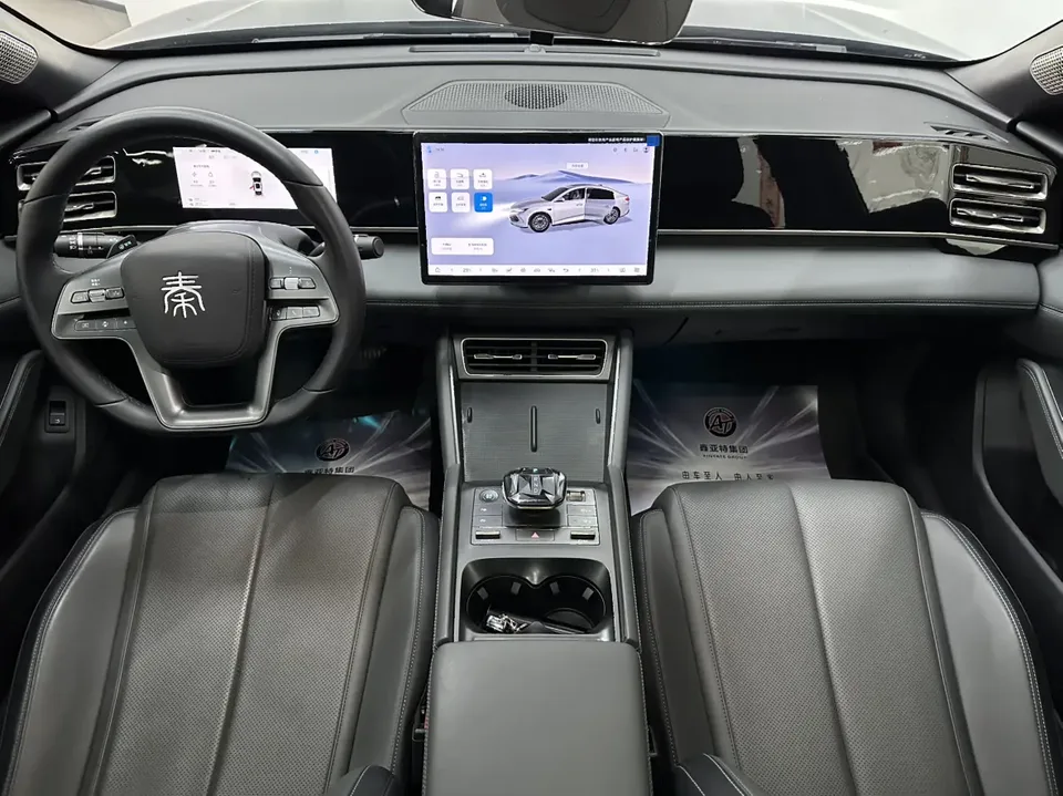 BYD Qin L DM Intelligent Driving Edition DM-i 120KM Leading Edition 2025 — миниатюра 4