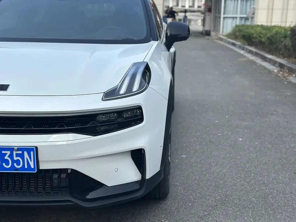 Lynk & Co 06 Lynk & Co 06 2023 Remix 1.5T Halo 2023 — миниатюра 4